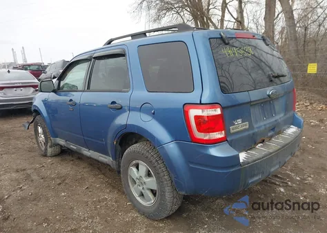2010 Ford Escape Xlt z USA, uszkodzony, nr VIN 1FMCU0D79AKA12450